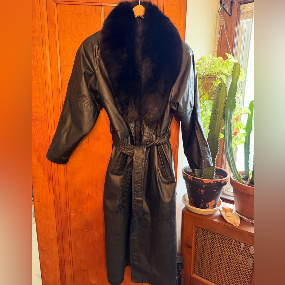 Vintage Y2K 80s 90s Style Leather Belted Coat Fox Fur Collar Small